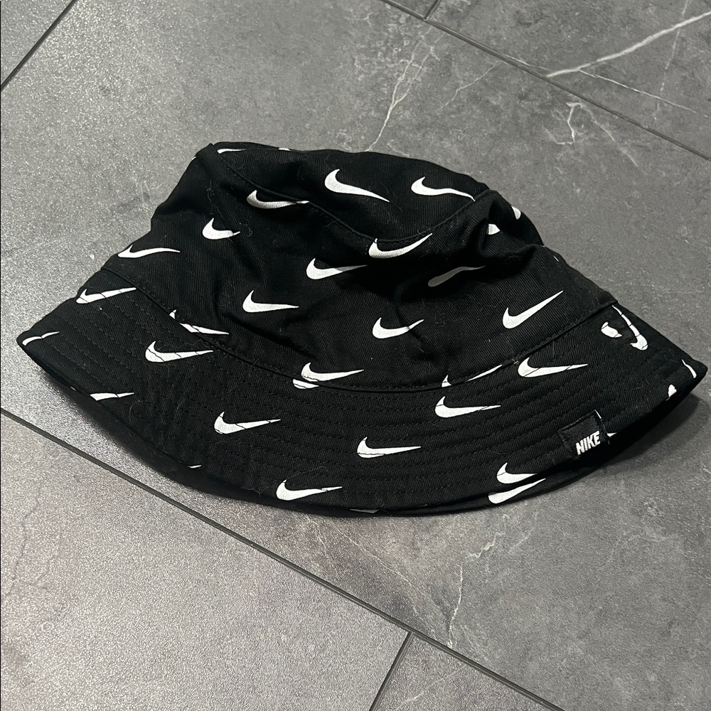 Nike Kids Black and White Logo Bucket Hat